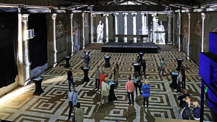 Blick in eine Halle des Kunstkraftwerks Leipzig