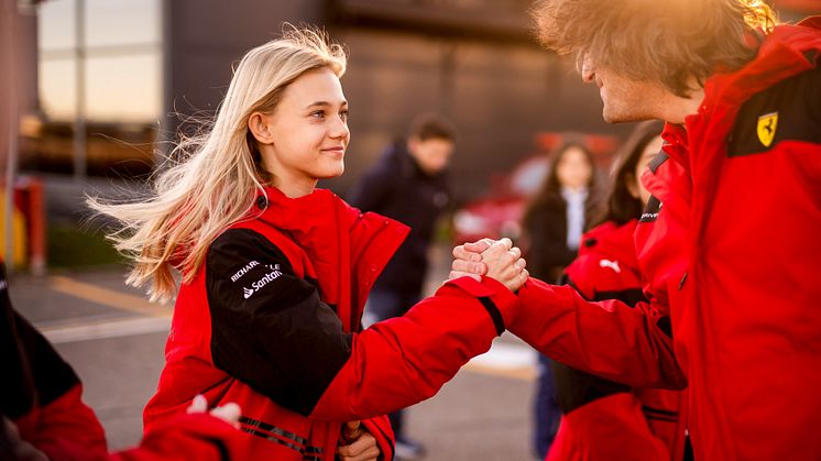 Udvalgt af selveste Ferrari: 14-årige Alba kæmpede sig gennem nåleøjet