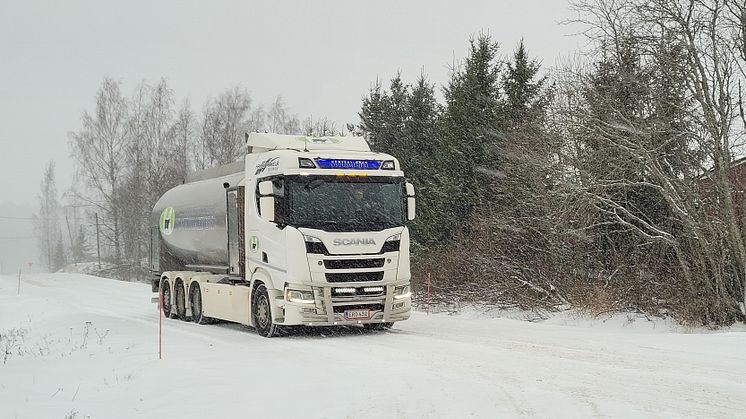 400 000 kilometriä ja 24 miljoonaa litraa vuodessa vaativat maidonkeräilyautolta luotettavuutta ja taloudellisuutta.