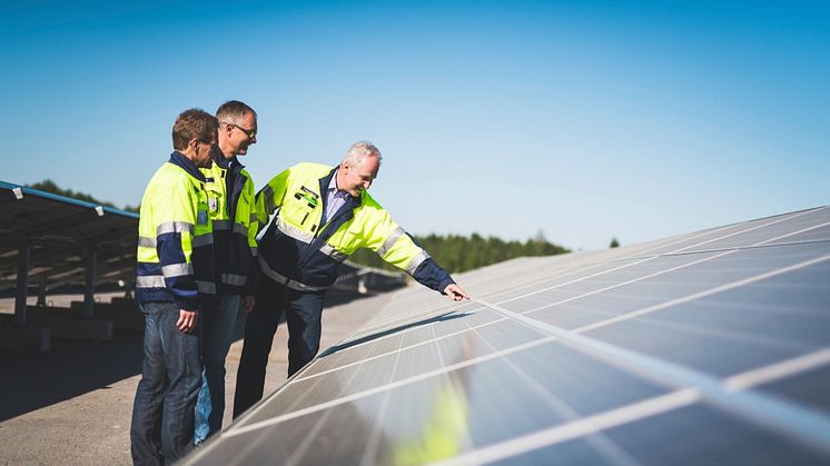 Vid fabriken i Nurmo bygger Atria Finlands största solcellspark och här finns även planer på en vindkraftpark