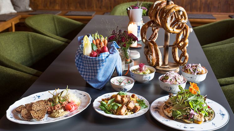 Villeroy & Boch in Munich's trendy Servus Heidi restaurant - classic Old Luxembourg meets modern Bavarian cuisine