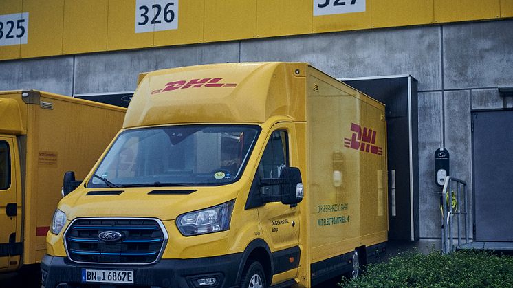 DPDHL Ford-E-Transit BoxVan (6)