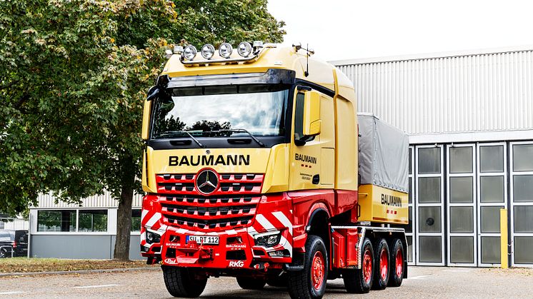 Paul Group baut Mercedes-Benz Schwerlast-Lkw um