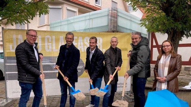 V.l.n.r.: Stefan Metzing, erster Bürgermeister Herrenberg; Thomas Sprißler, Oberbürgermeister Herrenberg; Dr. Sascha Meßmer, Wirtschaftsförderung LK Böblingen; Kai Hölscher, DG; Hermann Horrer, Ortsvorsteher Kayh; Chrysiida Angelopoulou, GRS