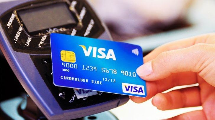 Un report di Visa ci dice chi sono i turisti più spendaccioni in Italia (e cosa comprano)