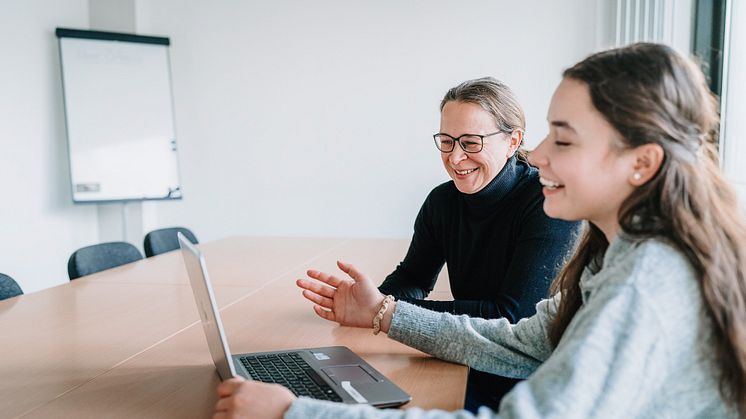 Aroundtown Foundation unterstützt JOBLINGE mit einer Spende für Coworking-Space für Flüchtlinge aus der Ukraine; Bildrechte/ Image rights: Joblinge