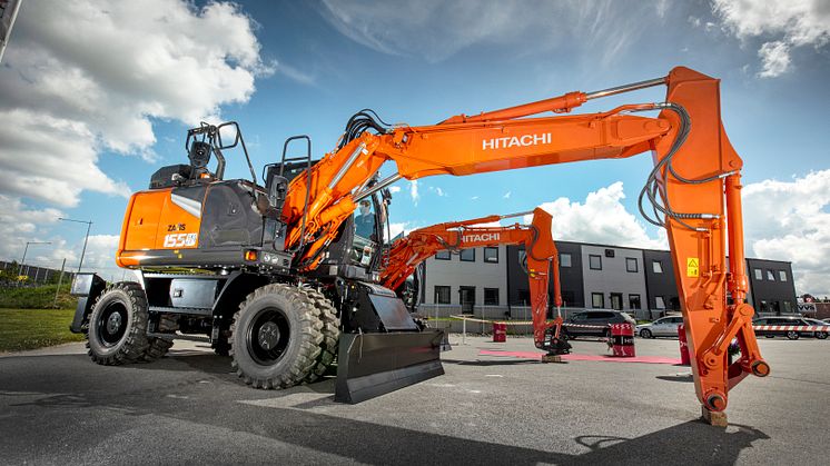 Hitachi Zaxis ZX155W-7 visas upp på vårvisningen i Örebro