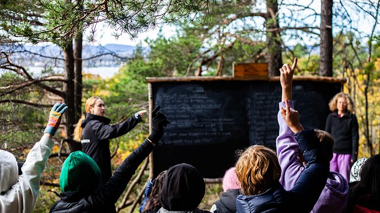Ekebergparken i Oslo har et formidlingsopplegg for skoleklasser hvor både klimaendringer og demokratiet er temaer. De får støtte til å videreføre formidlingsprogrammet Ekebergparkens Klimakonferanse. (Foto: Kristina A. Kvåle) 