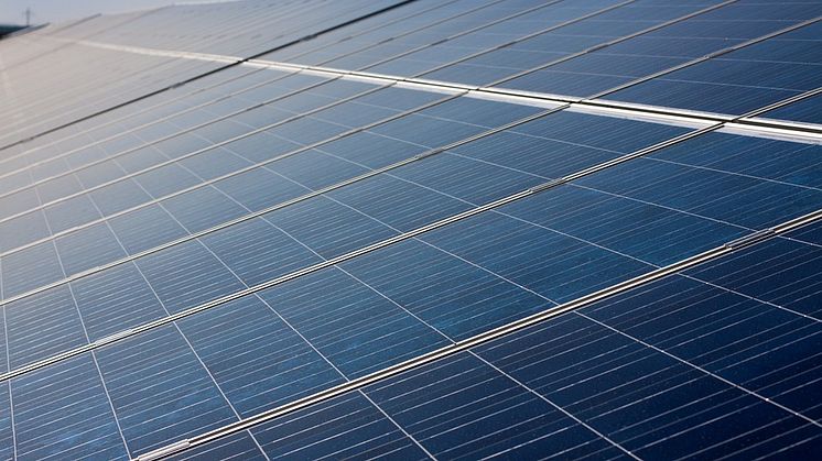 Solskatten sänks, men skapar fortfarande hinder för landstingets solcellssatsning