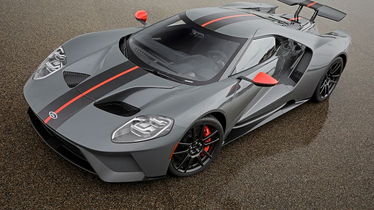 Ny nedbarberet Ford GT rammer asfalten 