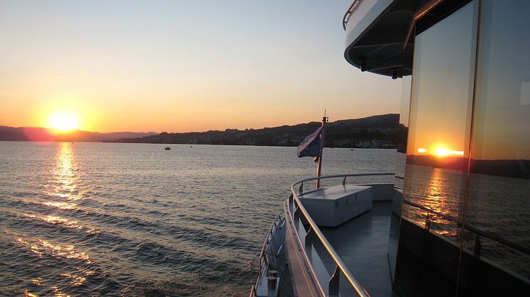 Sonnenuntergang auf der Panta Rhei. Copyright: Zürichsee Schifffahrtsgesellschaft