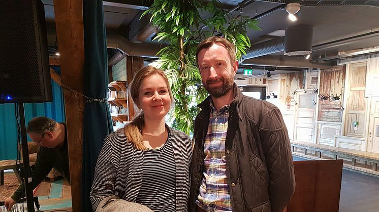 FORSKERNE: Astri Margareta Dalseide og Bengt Andersen har utarbeidet en stedsanalyse for Vestli som ble presentert for befolkningen på Stovner bibliotek. 