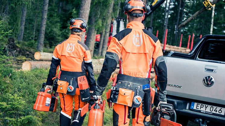 Technical Extreme, Husqvarnas mest avancerade skyddskläder för yrkesmän, lanserar nu en mycket efterlängtad skogsjacka i damstorlek!