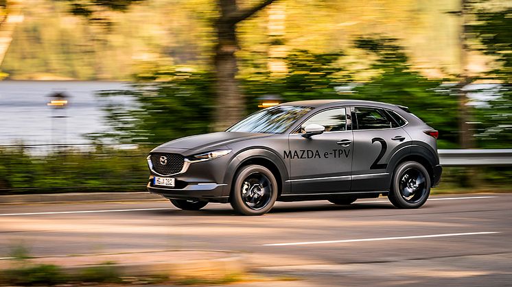 Elektrisk prototype kamuflert som Mazda CX-30