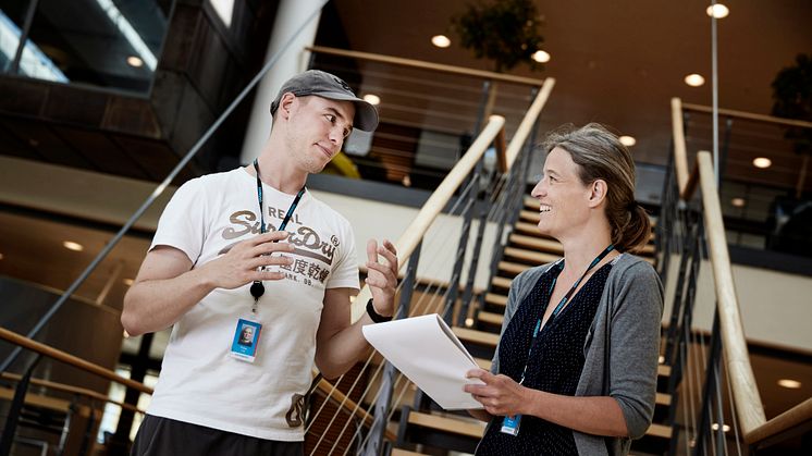 Two of Systematic’s data science specialists: Peter Hinge, a specialist in machine learning, and Maiken Gustafsson, who holds a PhD in astrophysics. Photo: Kåre Viemose