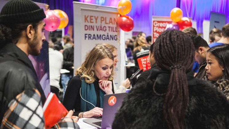 För unga som söker jobb ger Skarpt Läge mässan möjlighet till en anställningsintervju och jobb direkt på plats. Foto: Fredrik Karlsson Skarpt Läge.