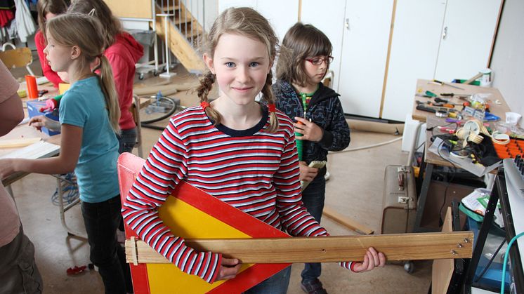 På Kolla kultur får man lära sig bygga spelbara instrument av skrot