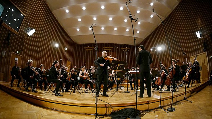 Inför konserten med Syrian Expat Philharmonic Orchestra anordnas pressträff på Malmö Live, den 12 september. Foto: Rolf Schoellkopf 