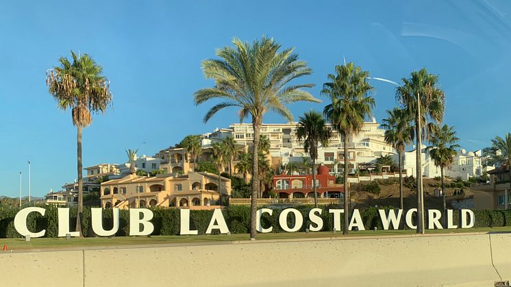Giant Club La Costa World sign.  Long gone...