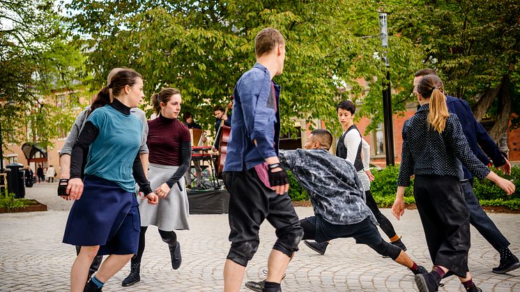 ​Norrdans dansar SJU GÅNGER SJU för studenter vid MIUN:s förskollärarutbildning.