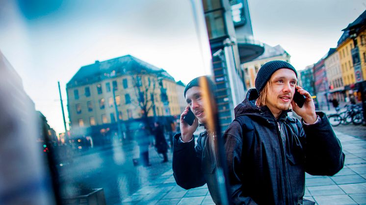Svensken avstår hellre julklappar än blir av med mobilnumret