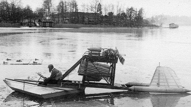 Svensk innovatör, flygpionjär och konstnär uppmärksammas i "Vingar på vattnet"