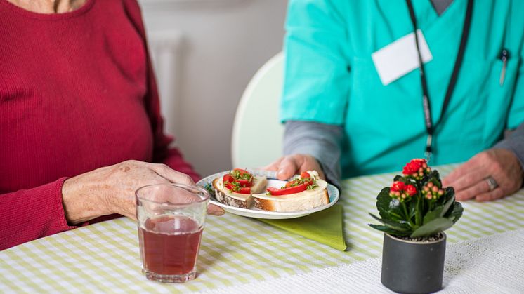 En ny omsorgslag måste förebygga undernäring hos äldre
