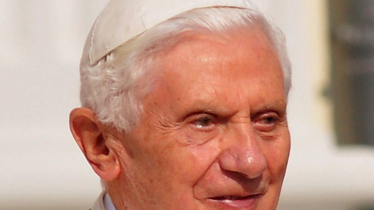 Benedicto_XVI,_2011