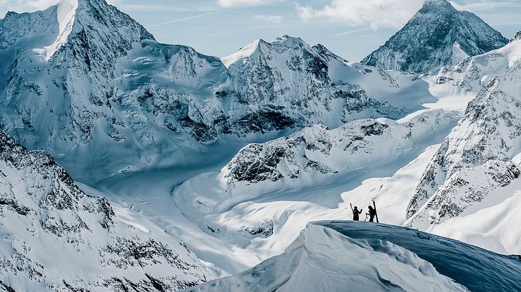 Skitourenfahrer in Zinal, Wallis.