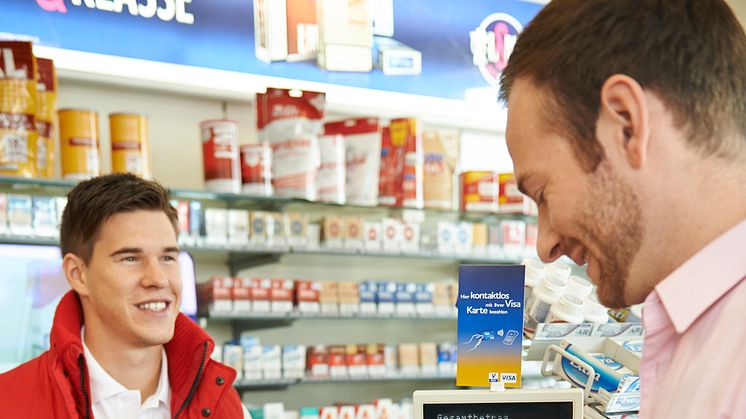 Kontaktloses Bezahlen mit V PAY - an der Tankstelle