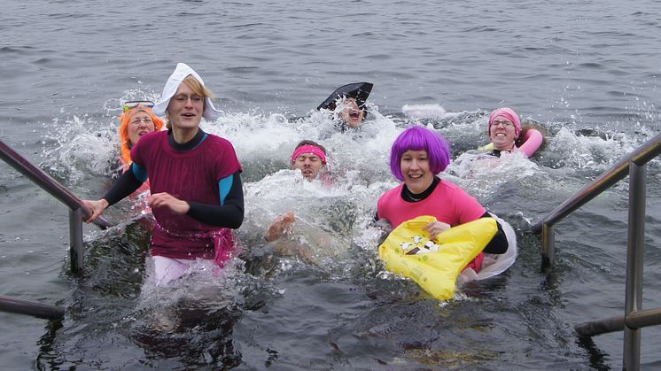 Anbaden bei 2°Grad Wassertemperatur - das gibt´s nur in Kiel.Sailing.City