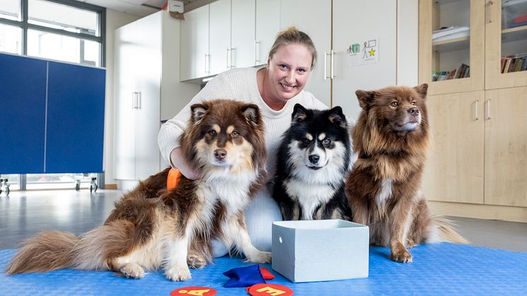 Cecilia Åkesson med Figge 7 år, Marshall, 1,5 år och Oboy, 5 år. Foto: André de Loisted