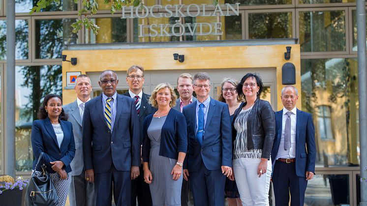 På bilden från vänster: Fireselam Teklemariam (Etiopiens ambassad), Mikael Harlén, Merga Bekana (ambassadör), Mikael Ejdebäck, Lena Mårtensson, Erik Bergström, Paul Hemeren, Kassie Sundin, Ulrica Johansson (Skövde kommun) och Jianguo Ding.