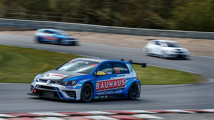 Fredrik Ekblom, Kristoffersson Motorsport, var snabbast i sin Volkswagen Golf GTI på den officiella STCC-testen på Ring Knutstorp.