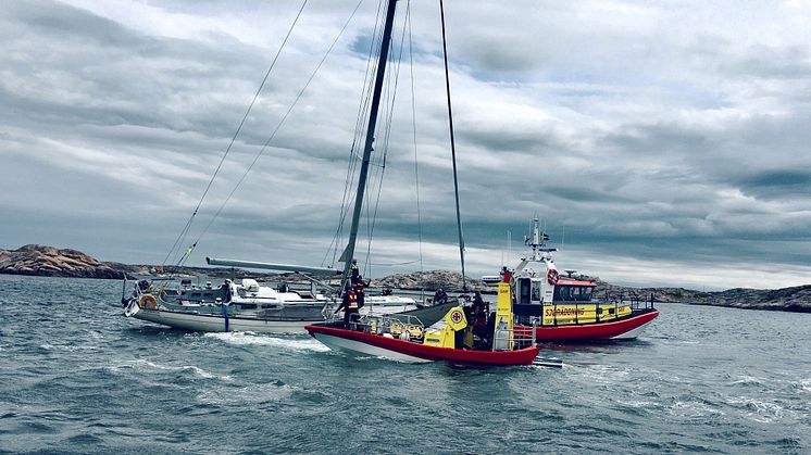 Sjöräddarna vid RS Fjällbacka under en av sommarens många insatser. Foto: Robbie Ludvigsen