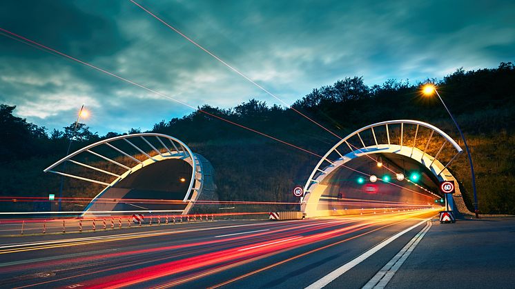 Ökat skydd och bättre trafiksäkerhet med Stos nya tunnelbeläggning.