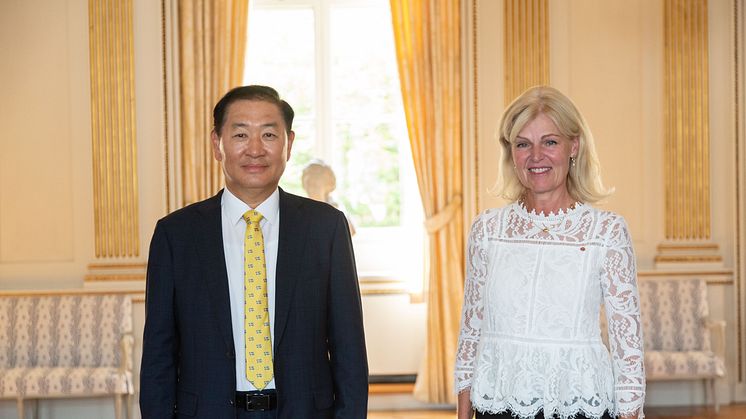 Jong-hee Han with Anna Hallberg