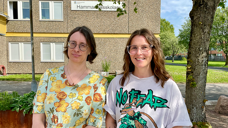 ”Det ska bli så kul att berätta för eleverna om vinsten” säger Marika Abrahamsson, årets svensklärare. ”Jag tror de kommer bli jättestolta och glada” säger Jonna Bruce, årets skolbibliotekarie. 