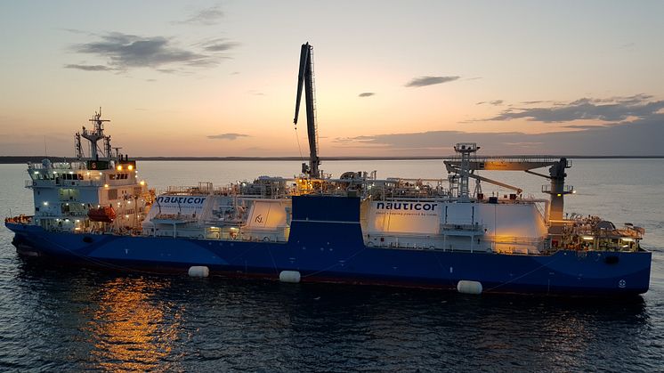 Das LNG-Bunkerschiff "Kairos" hat die erste LNG-Bunkerlizenz für den Hafen Rostock erhalten. (Bild: Nauticor GmbH & Co. KG)