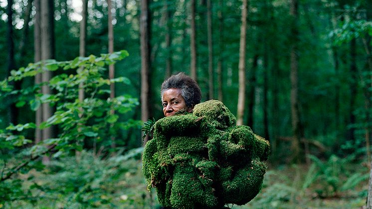 Karoline Hjorth og Riitta Ikonen - Eyes as Big as Plates # Karin (2019). 44. Tendenser Nordisk kunsthåndverk 16. 06. — 04. 10. 2020 Galleri F 15, Moss Gjengitt med tillatelse fra kunstneren.