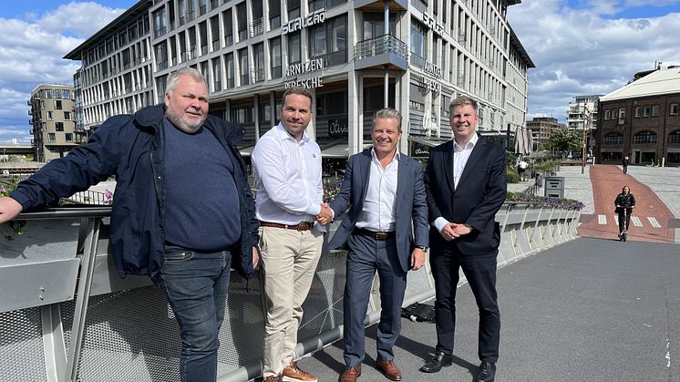 F.v. Alf Eidsvik, Project Director & Audun Fjeldvær, CEO Seabased i ScaleAQ, Tom-Arne Solhaug, CEO & Henning A. Midttun, VP Business Development i Servi