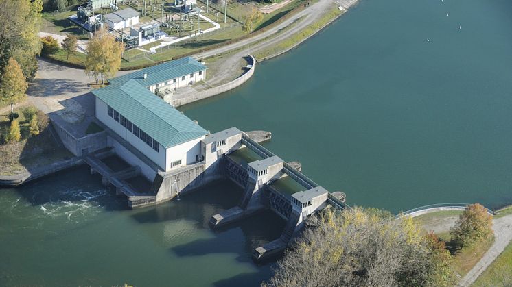 Instandhaltungsarbeiten an der Brücke am Kraftwerk Rain – Ende August ist die Brücke für Fußgänger wieder passierbar. (LEW/ Ulrich Wagner)