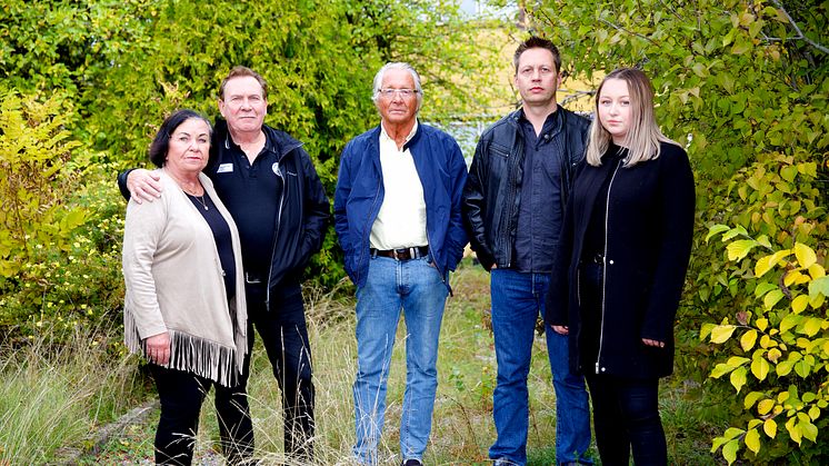 F.v: Else-Brith och Lars Värlander, Peter Andersson, Peter Andersson och den sistnämndes dotter Emilia Andersson. Foto: Rikard Samuelsson, Centrum för rättvisa. 