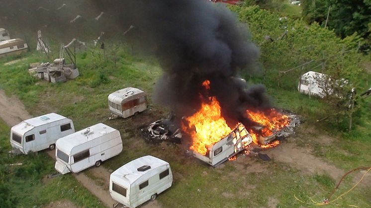 Brann i campingvogn