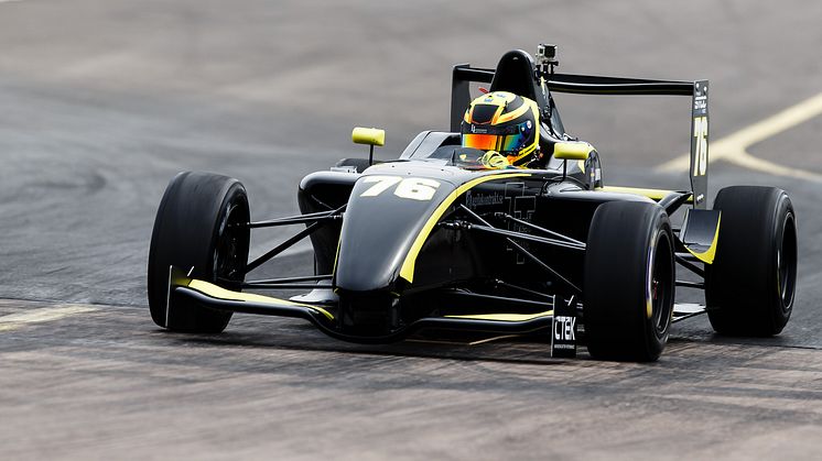 Lundqvist ute efter fler segrar i Formula STCC Nordic