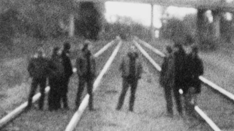 Tempo-eksperterne i Godspeed You! Black Emperor lukker dig ind i deres vildt fabulerende lydbillede af storladen støj og skønhed i Store VEGA den 23. april, 2023.