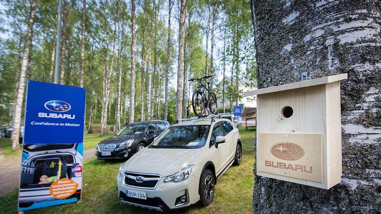 Subaru Nordic lähti YLE:n Miljoona linnunpönttöä -kampanjaan mukaan, asentamalla Kansainvälisten Erämessujen yhteydessä kolme ensimmäistä linnunpönttöä Riihimäen uimalanmäen koivikkoon. 