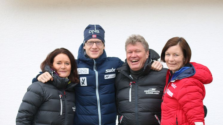 Fra venstre: Bente Birkeland (Markedsdirektør Hurtigruta), Johannes Thingnes Bø, Morten Bjørlo (Adm.Dir Hurtigruta), Rakel Rauntun (Gen.sekr NSSF).