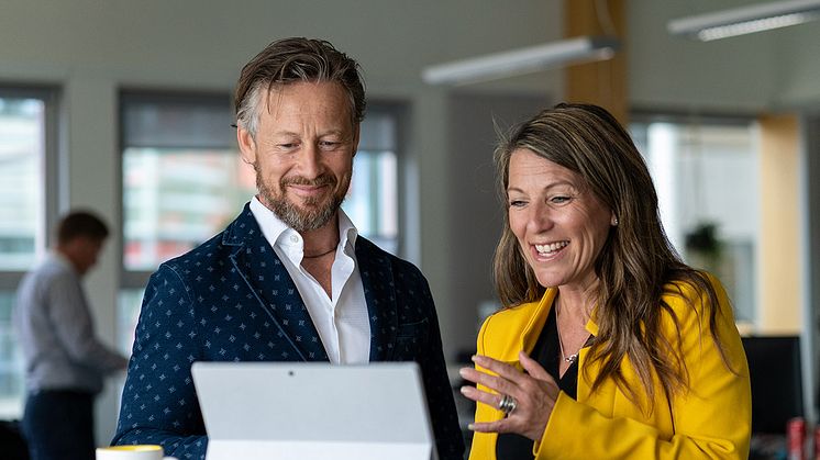 Susanne Erkenmark, chef för Sigma Worklife, och Lars Kry, VD på Sigma IT Group, har framgångsreceptet för hur du lyckas med digitaliseringen.