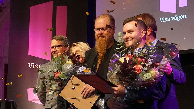 Daniel Malveholm representerade Proton Lighting vid prisutdelningen i Jönköping och tog emot priset som Årets arbetsgivare. Anders Johansson tog emot priset som Årets eldsjäl.